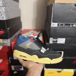 Jordan Union 4 Off Noir size 8.5 VNDS 