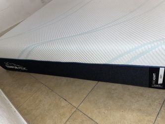 TEMPUR-PEDIC King Mattress