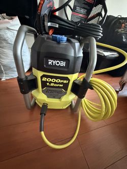 BRAND NEW PRESSURE WASHER