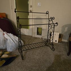 Blanket stand/holder