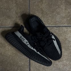 Yeezy Boost 350 V2 Oreo