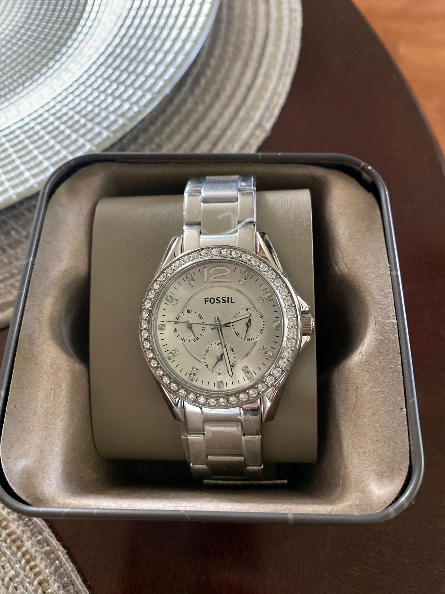 New fossil women’s wrist watch