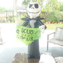 HALLOWEEN GHOST MOVES - ELECTRIC    42H X 15D, X 23W INCH