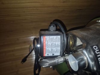1/2 HP Drummond Steel Shallow Well Pump and Tank System.