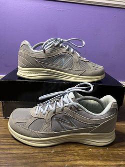 Women’s new balance 877 Sneakers - Model WW877SB size 10