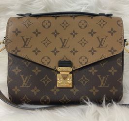 Louis Vuitton Pochette Métis Reverse Monogram