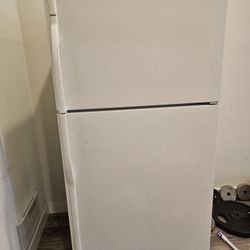 Refrigerator MUST SELL 50.00 ObO