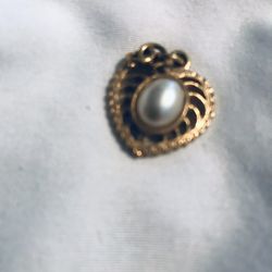 Heart Pendant with Pearl In Center 