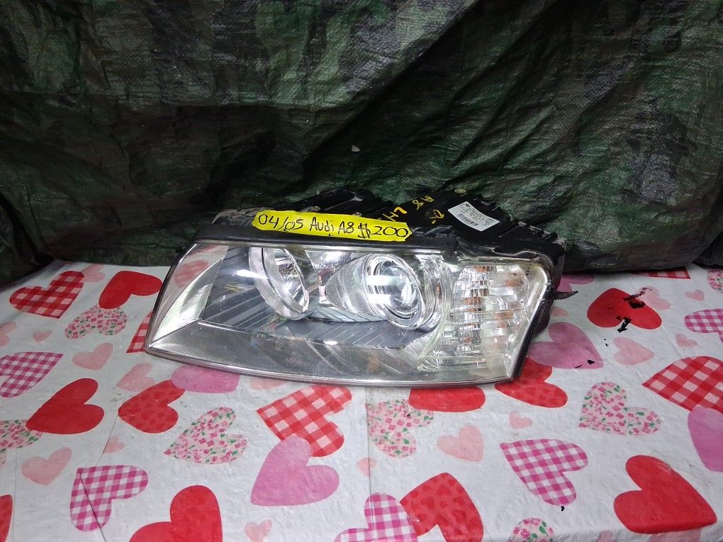 2004-05  Audi A8 Left Headlight