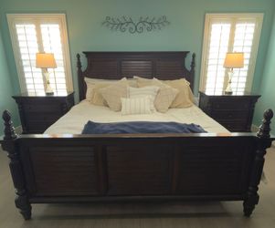 6-Piece Ashley Furniture "Key Town" King Bedroom Set - Dark Brown Traditional