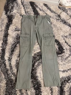 30 X 32 Olive Green Wrangler Cargo Jeans