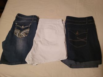 BUNDLE: 3 PAIRS OF SHORTS