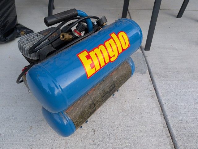 Emglo 4 Gallon Single Stage Twin Stack Air Compressor 