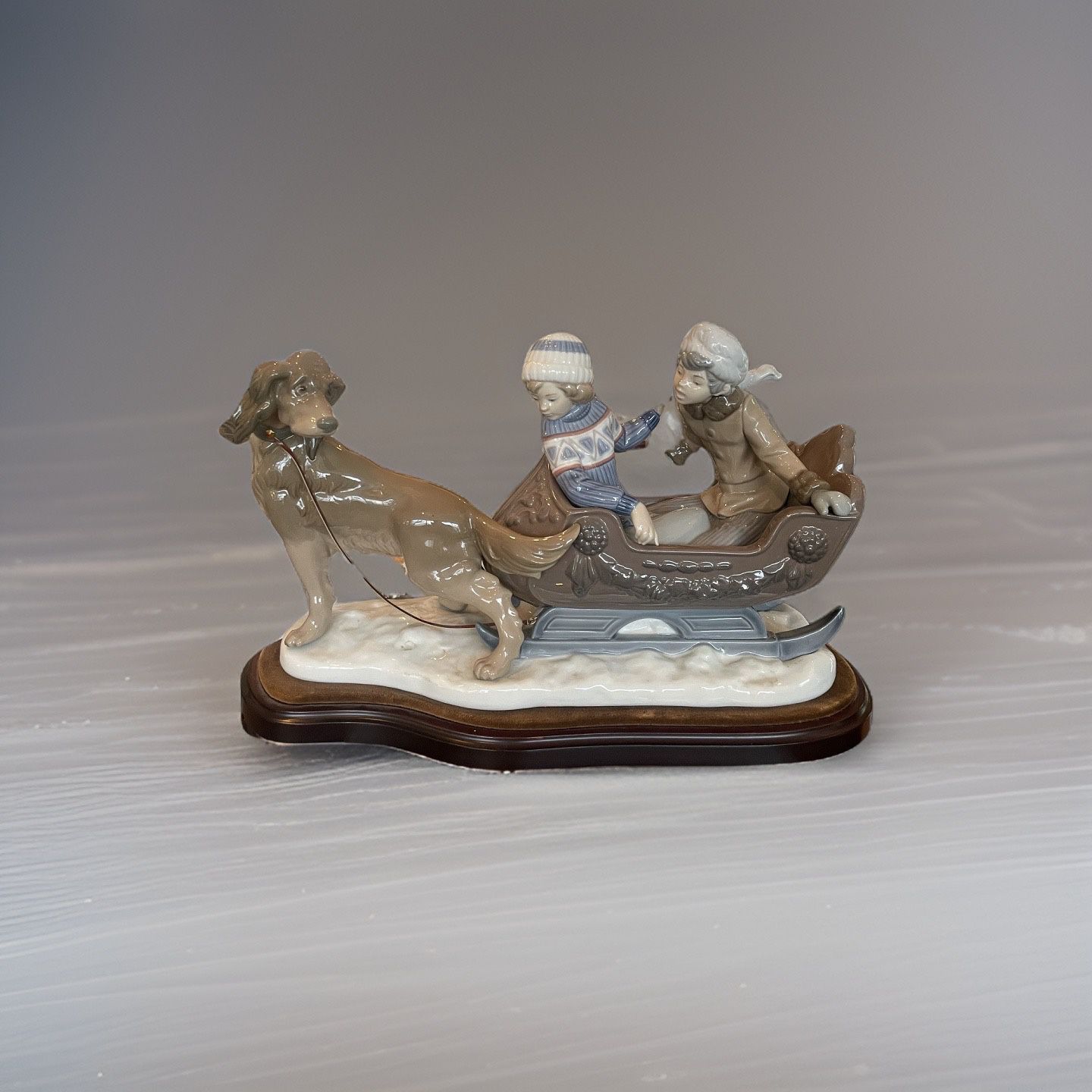Lladro Sleigh Ride Porcelain Figurine #5037 With Base - Gloss Finish