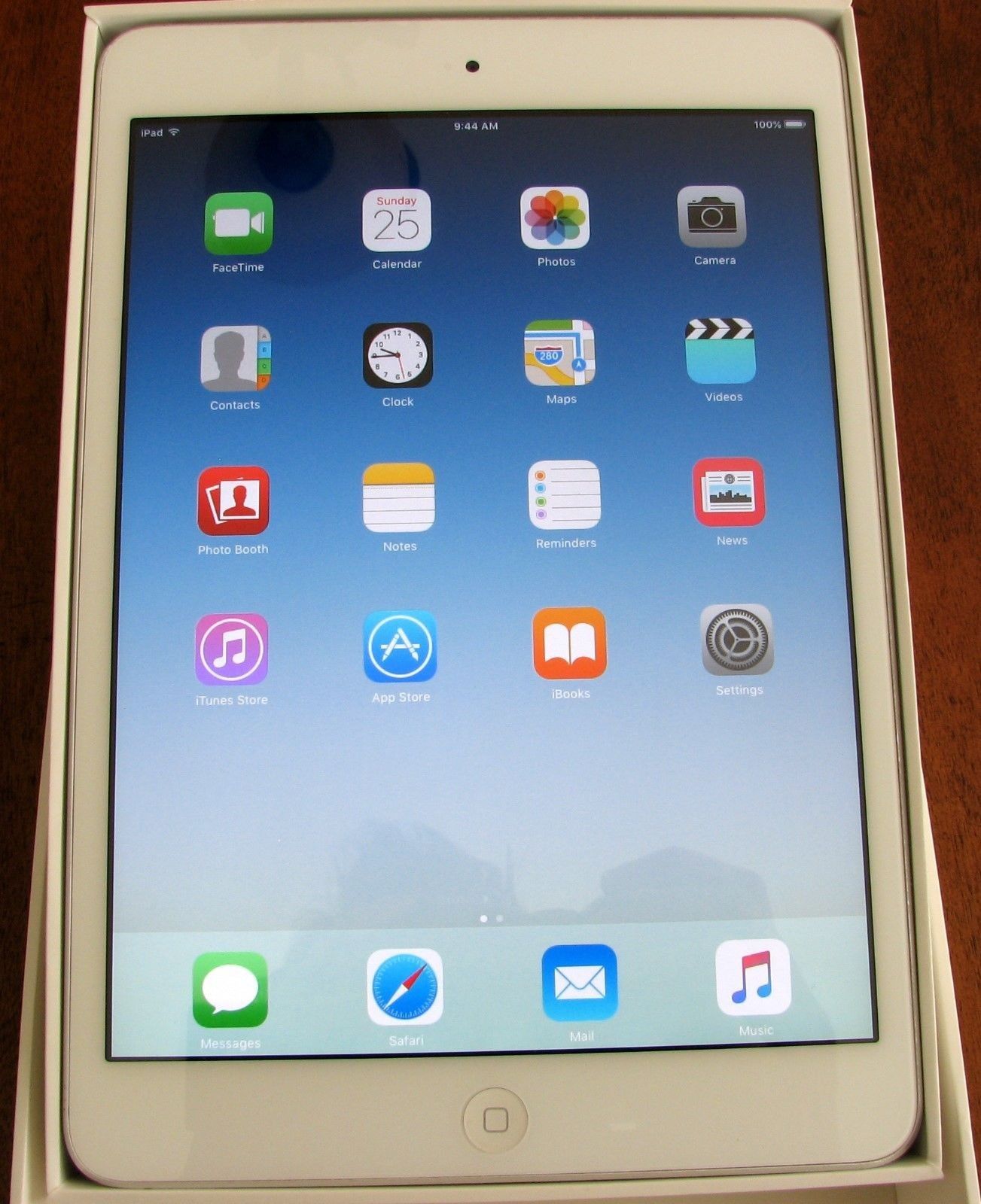 Good in box - Apple iPad Mini 1st gen 16GB, Wi-Fi + Cellular 7.9