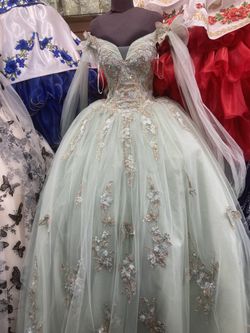 Sweet Sixteen / Quinceañera Dress with hoop skirt