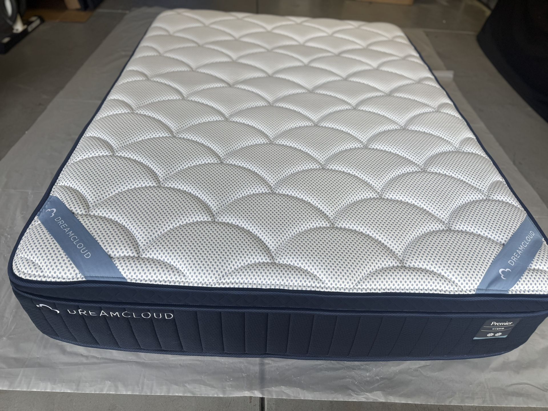Dreamcloud Premiere Queen Mattress, And Adjustable Base