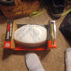 Philadelphia Egales Singhed Ball  By Jon Runyan