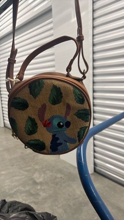 Stitch cross body leather lounge fly nwt