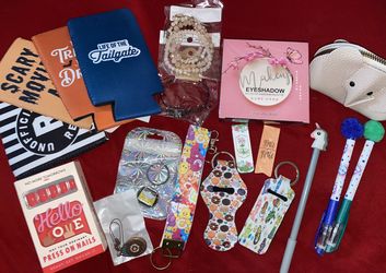 Makeup, Nails and Random Items