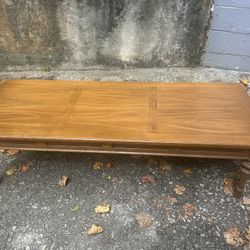 Beautiful Mid Century Classic Coffee Table