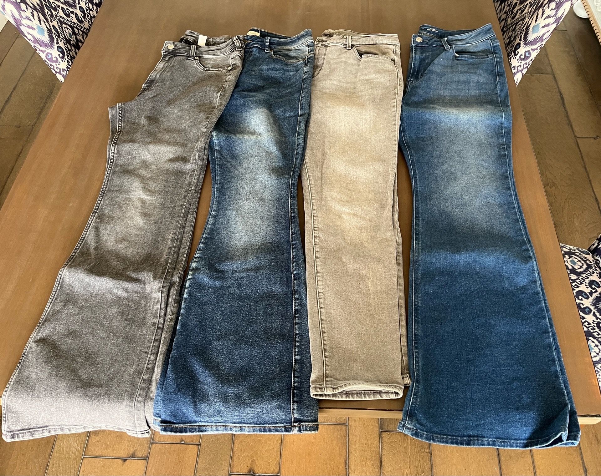 Assorted woman jeans