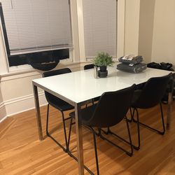 Ikea Torsby gloss white glass top +chairs