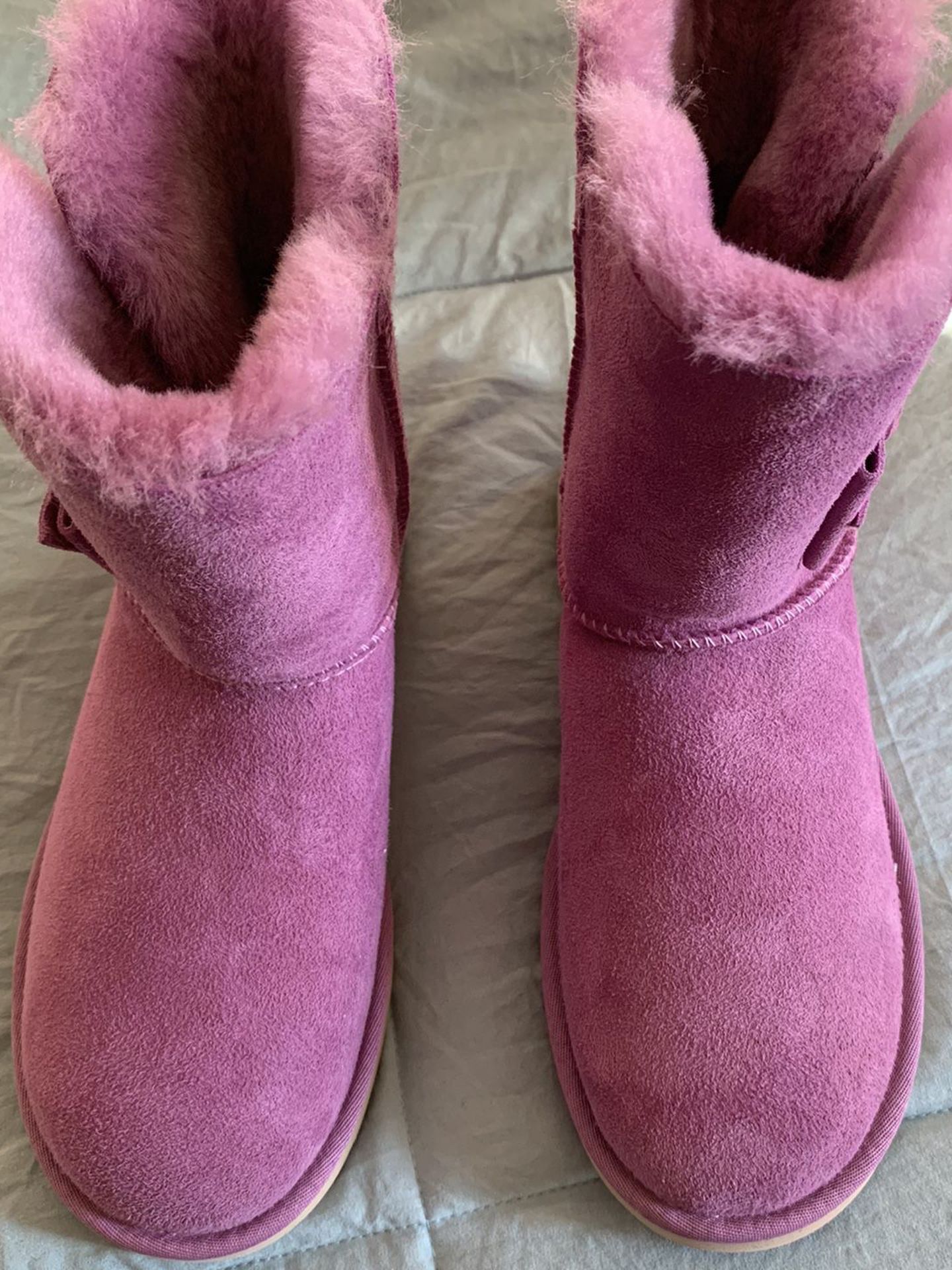 Women’s Size 7 Brand NEW UGG Boots