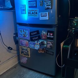 Mini Fridge 