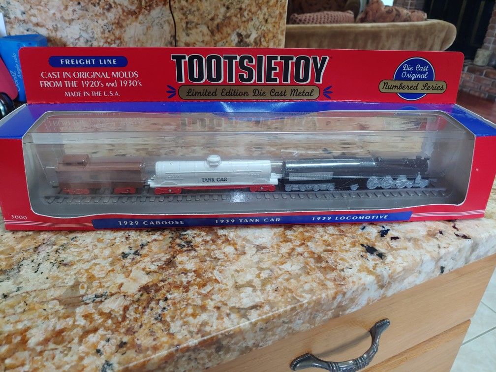 Collectible Tootsietoy Freight Line Die Cast Metal #3000