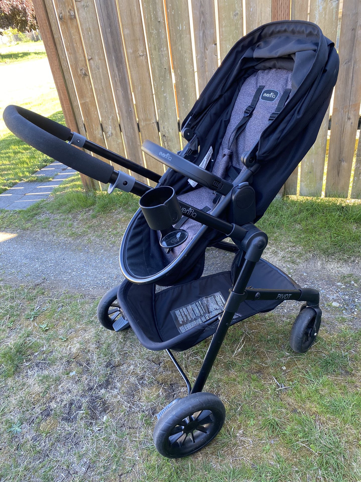 Evenflo Pívot Modular Travel System With LightMax Infant Car Seat