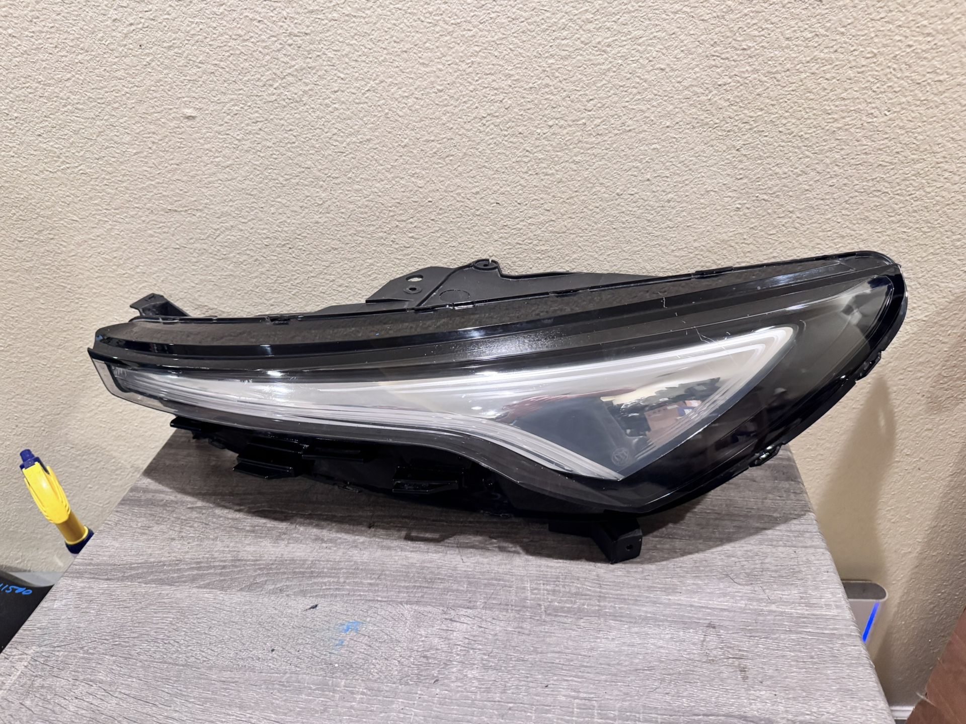2022 To 2024 BUICK ENCLAVE LH RUNNING LIGHT