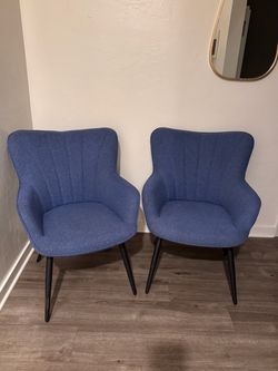 Set of 2 Blue Accent Chairs