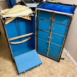 Vintage Hartmann trunk