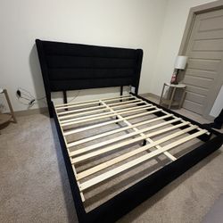 PLATFORM BED FRAME WITH SPEAKERS 
