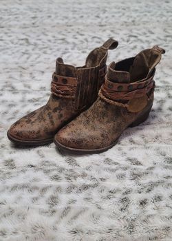 Circle G Distressed Brown Women's Ankle Boots with Braided Strap