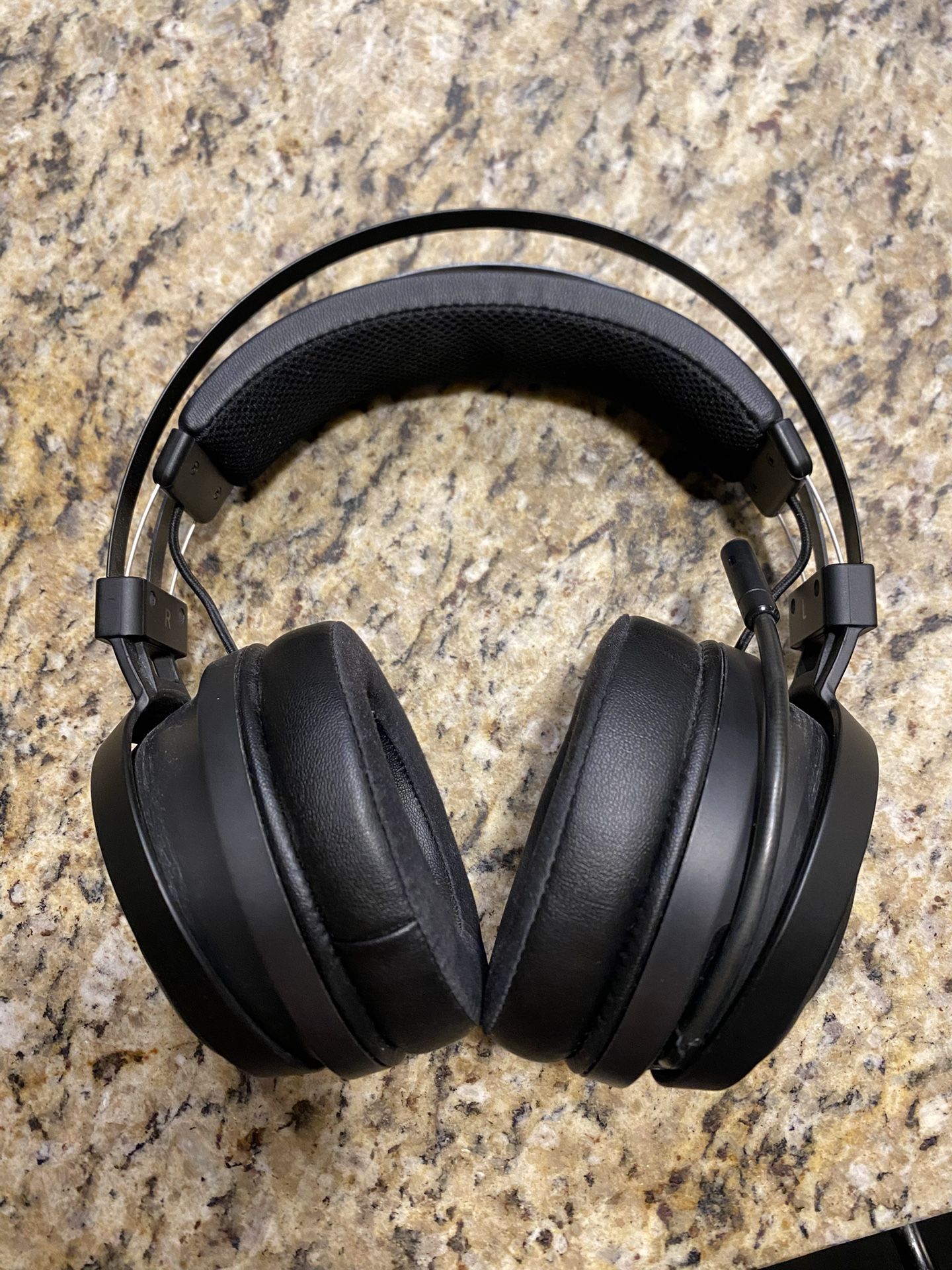 Razer Nari Essential Wireless Headphones