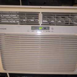 Frigidaire 15000 BTU AC