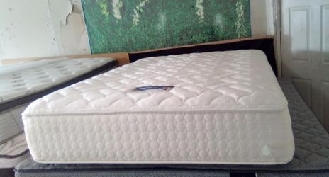 Queen Size Mattress (Colchón Queen Size)