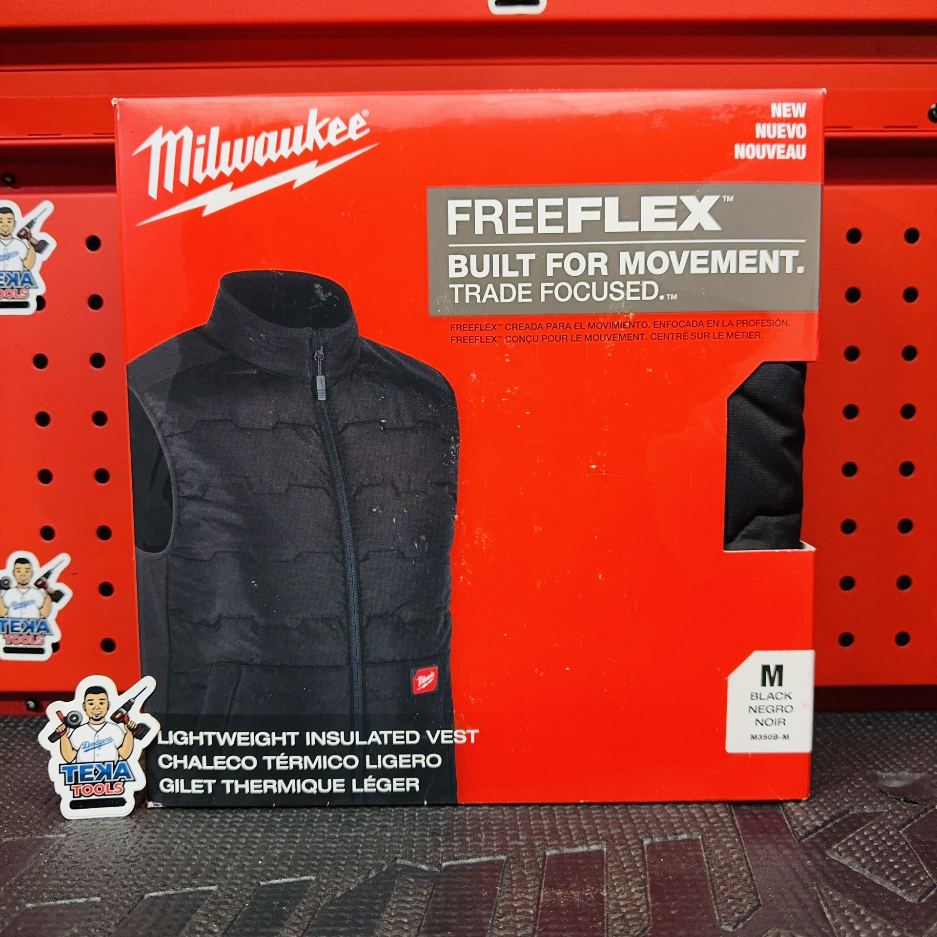Milwaukee Men's Medium Black FREEFLEX Lightweight Insulated Vest