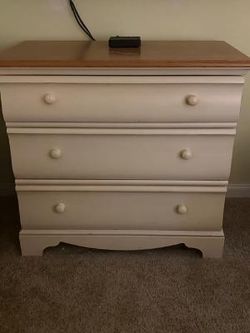 DRESSER