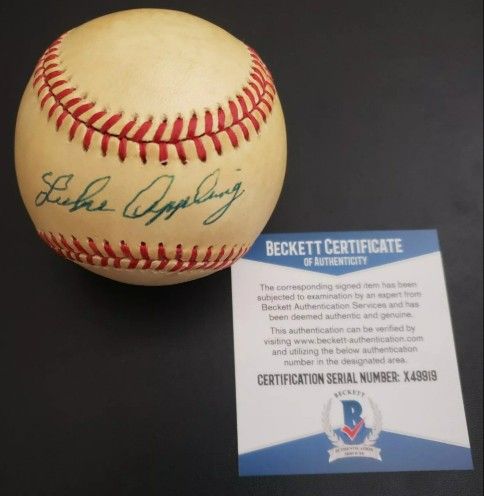 LUKE APPLING WHITE SOX HOF AUTOGRAPHED BASEBALL BECKETT AUTHENTICATED