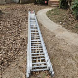 60ft Ladder Aluminum Like New 