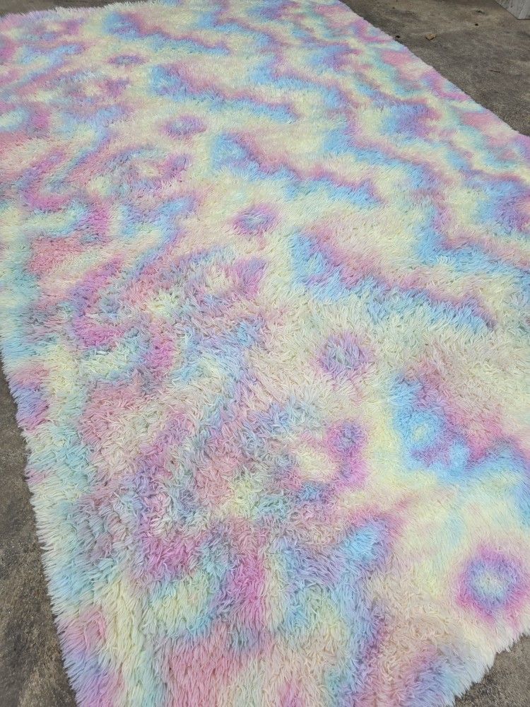 Large Shag Area Rug With Non slip Backing In A Rainbow Color Used But No Stains