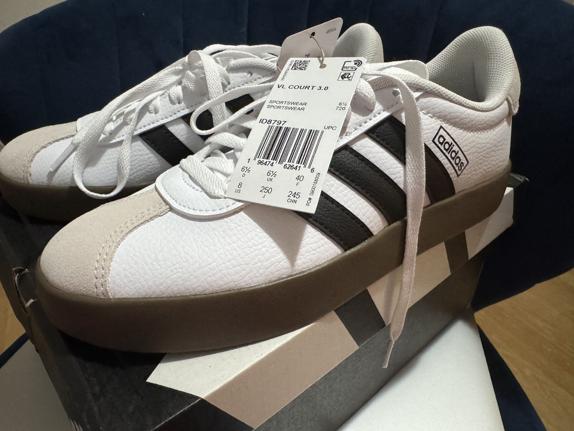 Bnew with box Adidas VL COURT 3.0 SHOES womens size 8