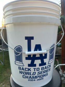 Los Angeles Dodgers Back to Back bucket
