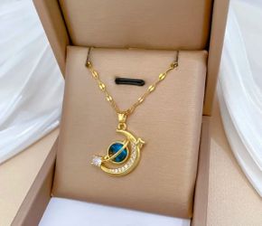 Moon necklace