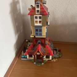 Lego Harry Potter The Burrow 