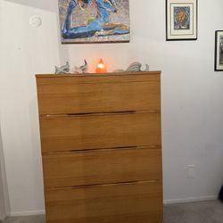 2 Piece Bedroom Set: Dresser & Night Stand