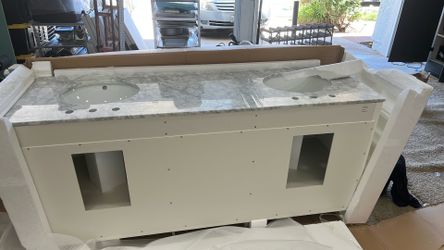Bathroom vanity
